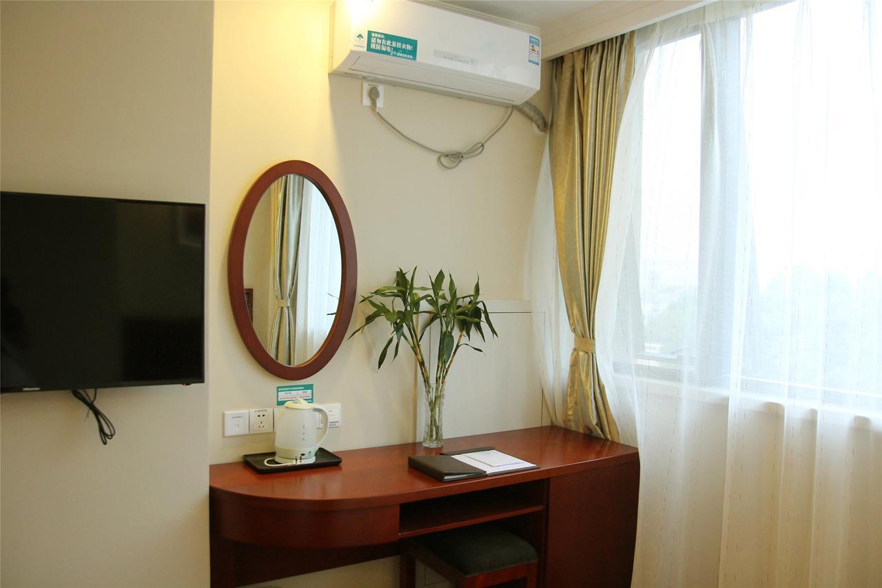 Greentree Inn Shanghai Minhang District Beiqiao Subway Station Express Hotel Exterior photo