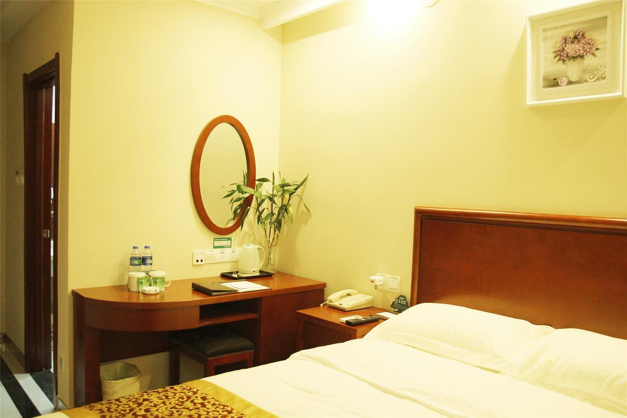 Greentree Inn Shanghai Minhang District Beiqiao Subway Station Express Hotel Exterior photo